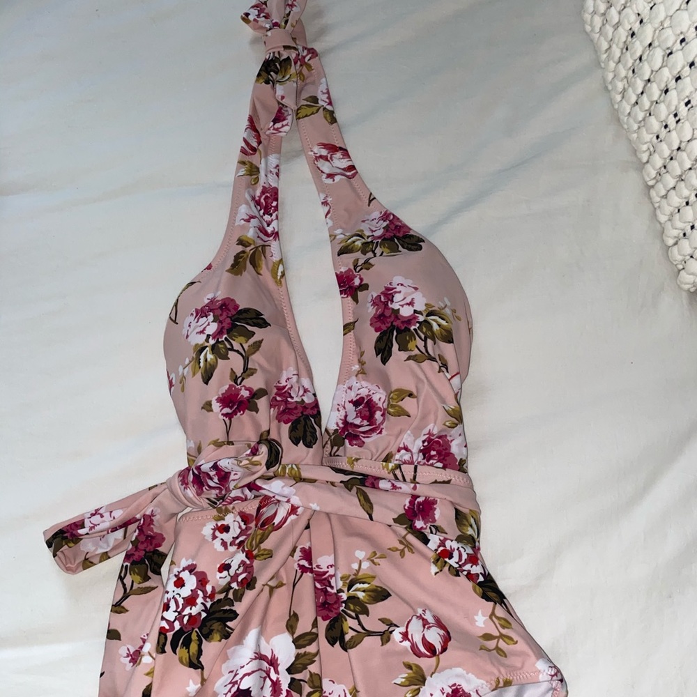 Cupshe one piece bathing suit